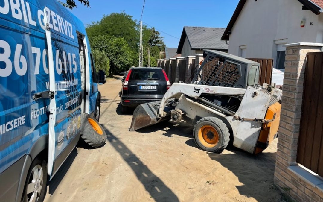Gumicsere Bobcat földmunkagépen